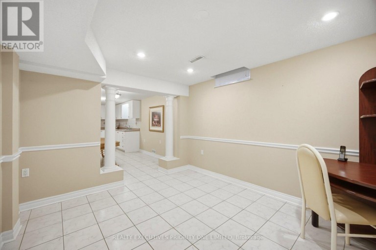 139 JADE CRESCENT, Vaughan (West Woodbridge), Ontario, L4L6M1