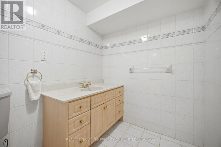 139 JADE CRESCENT, Vaughan (West Woodbridge), Ontario, L4L6M1