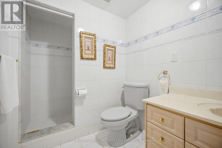 139 JADE CRESCENT, Vaughan (West Woodbridge), Ontario, L4L6M1