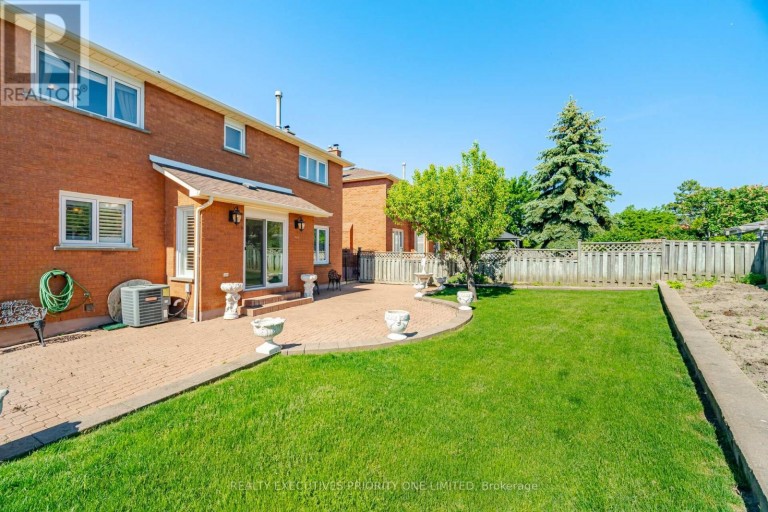 139 JADE CRESCENT, Vaughan (West Woodbridge), Ontario, L4L6M1