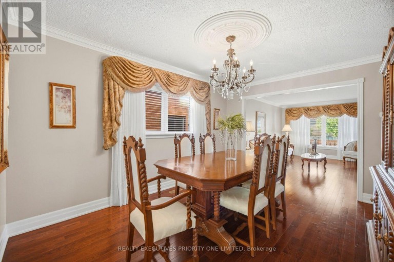 139 JADE CRESCENT, Vaughan (West Woodbridge), Ontario, L4L6M1