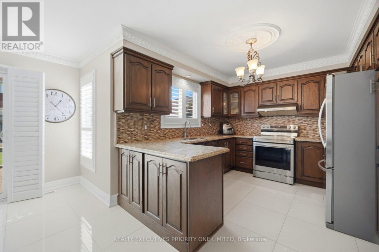139 JADE CRESCENT, Vaughan (West Woodbridge), Ontario, L4L6M1