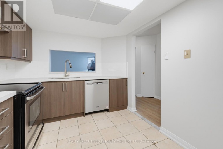 1501 - 7460 BATHURST STREET, Vaughan (Brownridge), Ontario, L4J7K9