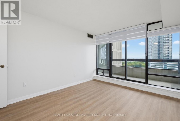 1501 - 7460 BATHURST STREET, Vaughan (Brownridge), Ontario, L4J7K9