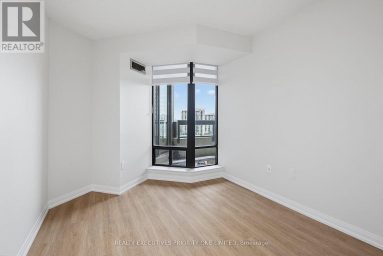 1501 - 7460 BATHURST STREET, Vaughan (Brownridge), Ontario, L4J7K9