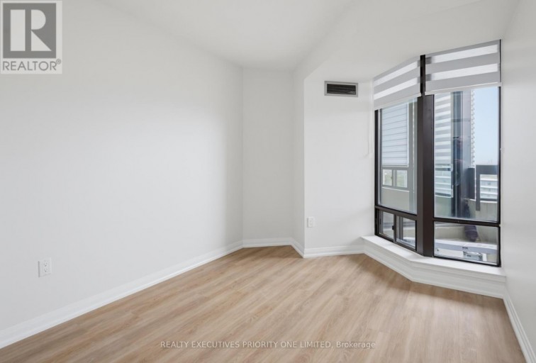 1501 - 7460 BATHURST STREET, Vaughan (Brownridge), Ontario, L4J7K9