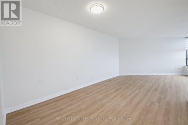 1501 - 7460 BATHURST STREET Vaughan (Brownridge) Ontario photo 8