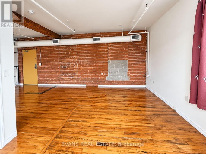 22 - 121 PRESCOTT AVENUE, Toronto (Weston-Pellam Park), Ontario, M6N3G8