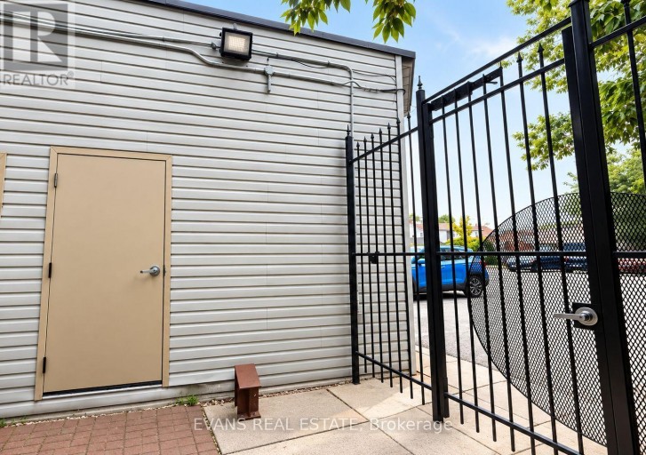 22 - 121 PRESCOTT AVENUE, Toronto (Weston-Pellam Park), Ontario, M6N3G8