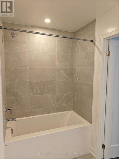 1108 - 705 DAVIS DRIVE, Newmarket (Huron Heights-Leslie Valley), Ontario, L3Y0J2