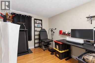 3103 41 Street SW Calgary Alberta photo 24