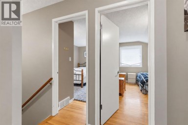 3101 41 Street SW Calgary Alberta photo 16