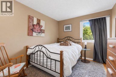 3101 41 Street SW Calgary Alberta photo 17
