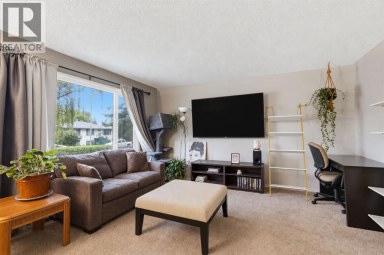 3101 41 Street SW Calgary Alberta photo 4