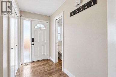 3101 41 Street SW Calgary Alberta photo 7