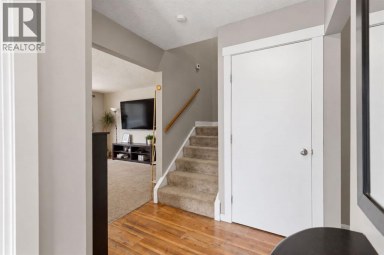 3101 41 Street SW Calgary Alberta photo 8