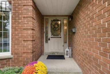 123 ERICKSON DRIVE Whitby (Blue Grass Meadows) Ontario photo 3