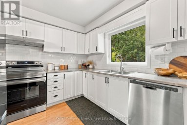 123 ERICKSON DRIVE Whitby (Blue Grass Meadows) Ontario photo 5