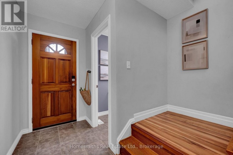 3 THOMAS STREET, Oshawa (Lakeview), Ontario, L1H3W6