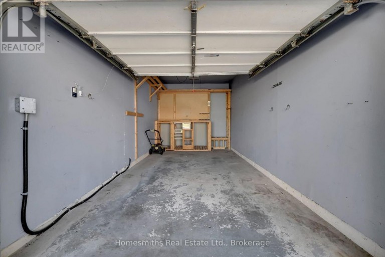 3 THOMAS STREET, Oshawa (Lakeview), Ontario, L1H3W6