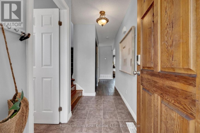 3 THOMAS STREET, Oshawa (Lakeview), Ontario, L1H3W6