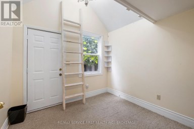 392 ALFRED STREET, Kingston (East Of Sir John A. Blvd) Ontario
