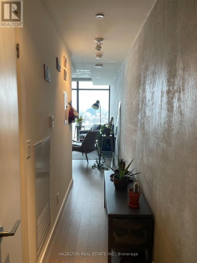 1404 - 111 BATHURST STREET, Toronto (Waterfront Communities), Ontario, M5V2R1