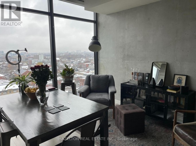 1404 - 111 BATHURST STREET, Toronto (Waterfront Communities), Ontario, M5V2R1