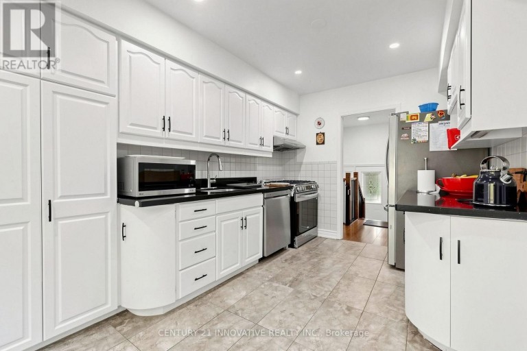 161 HEATHER COURT, Oshawa (Eastdale), Ontario, L1G6M2