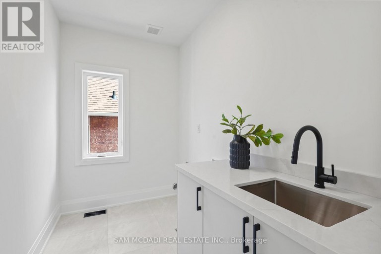 2350 EIGHTH LINE, Oakville (WC Wedgewood Creek), Ontario, L6H7E6