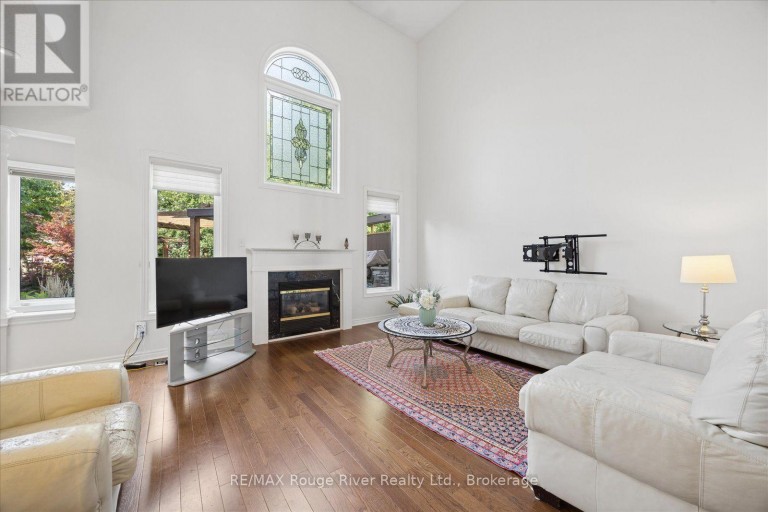 82 DARIUS HARNS DRIVE, Whitby (Brooklin), Ontario, L1M2G2