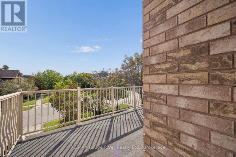 82 DARIUS HARNS DRIVE, Whitby (Brooklin), Ontario, L1M2G2