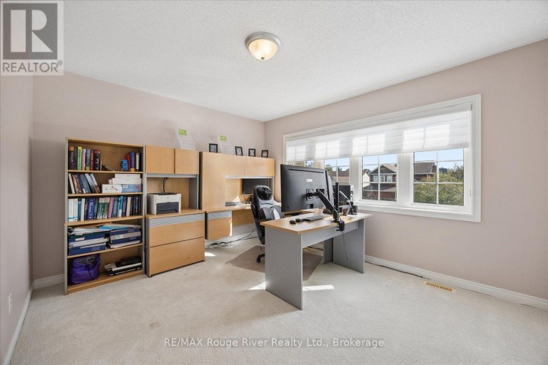 82 DARIUS HARNS DRIVE, Whitby (Brooklin), Ontario, L1M2G2