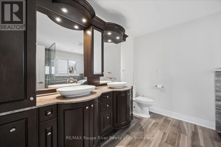 82 DARIUS HARNS DRIVE, Whitby (Brooklin), Ontario, L1M2G2
