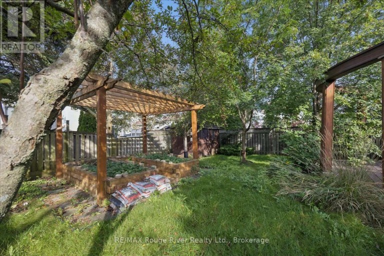82 DARIUS HARNS DRIVE, Whitby (Brooklin), Ontario, L1M2G2
