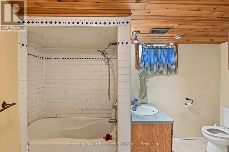 71 GREENHILL DRIVE, Peterborough (Otonabee Ward 1), Ontario, K9J6E2