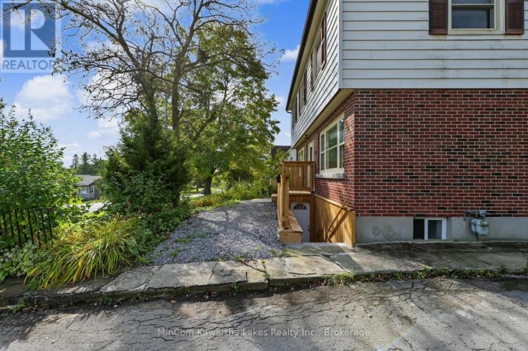 71 GREENHILL DRIVE, Peterborough (Otonabee Ward 1), Ontario, K9J6E2