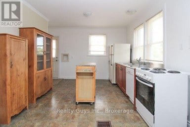 590 MCCANNAN AVENUE Peterborough (Town Ward 3) Ontario photo 12