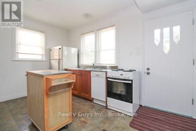 590 MCCANNAN AVENUE Peterborough (Town Ward 3) Ontario photo 14