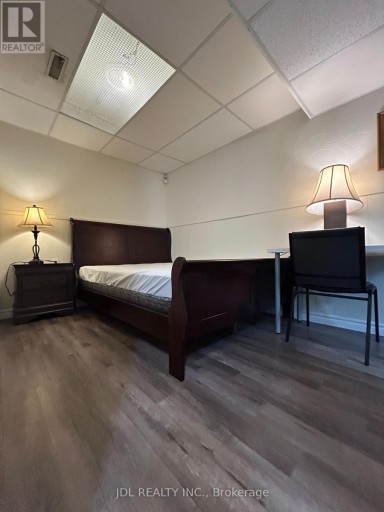 MASTER BEDROOM A BSMT - 3 BUTTERFIELD DR DRIVE, Toronto (Parkwoods-Donalda), Ontario, M3A2L9