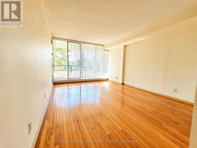 212 - 1121 STEELES AVENUE W, Toronto (Westminster-Branson), Ontario, M2R3W7