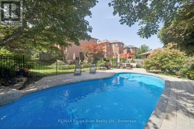 1 GOWAN DRIVE Whitby (Lynde Creek) Ontario photo 4