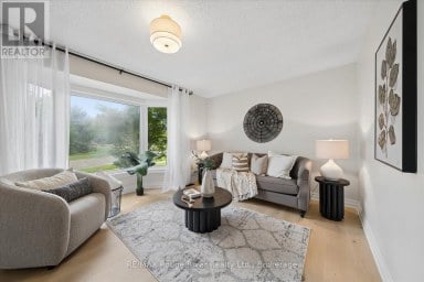 1 GOWAN DRIVE Whitby (Lynde Creek) Ontario photo 9