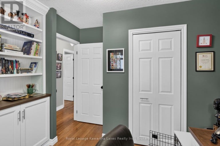 18 MADILL CRESCENT, Kawartha Lakes (Lindsay), Ontario, K9V5W8