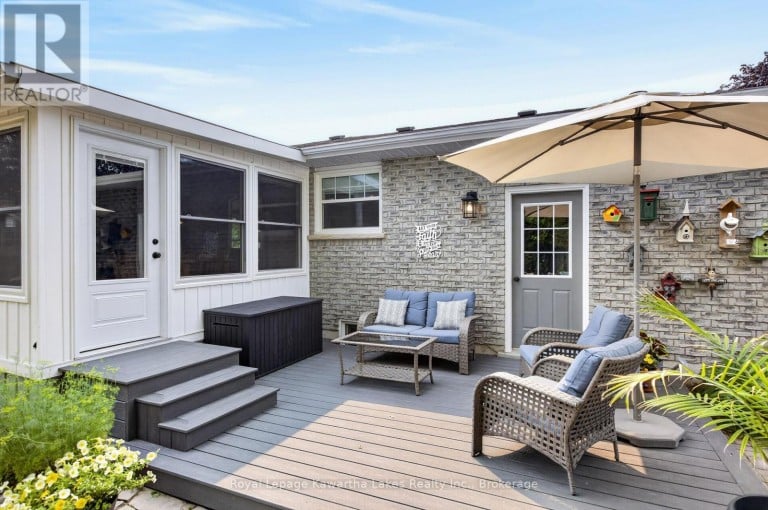 18 MADILL CRESCENT, Kawartha Lakes (Lindsay), Ontario, K9V5W8