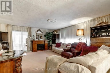 2085 SPRINGWOOD ROAD Peterborough (Monaghan Ward 2) Ontario photo 3
