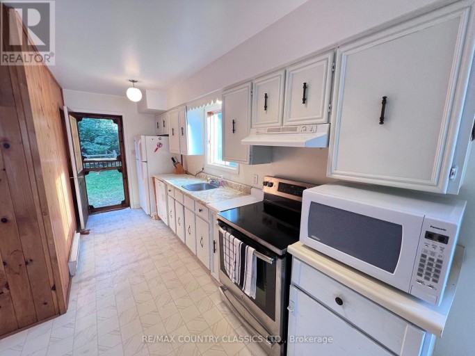 110 VILLAGE STREET, Hastings Highlands (Herschel Ward), Ontario, K0L1C0