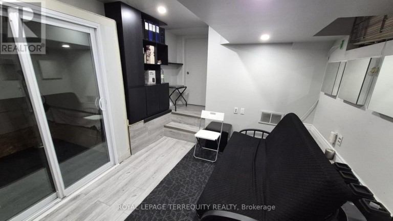 LOWER - 293 EGLINTON AVENUE E, Toronto (Mount Pleasant East), Ontario, M4P1L3