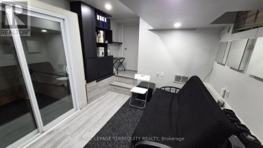 LOWER - 293 EGLINTON AVENUE E Toronto (Mount Pleasant East) Ontario photo 2