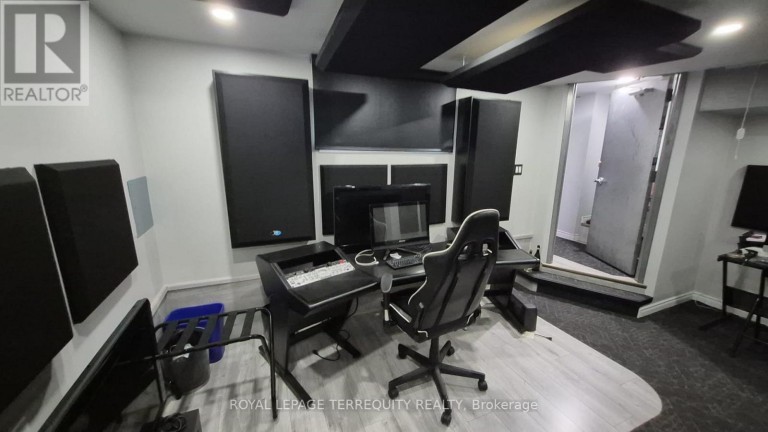 LOWER - 293 EGLINTON AVENUE E, Toronto (Mount Pleasant East), Ontario, M4P1L3